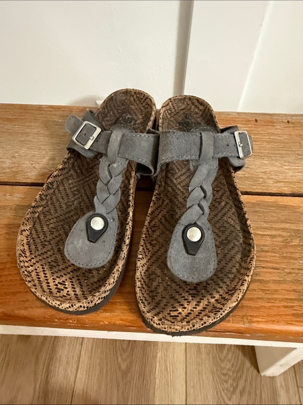 MUK LUKS Marsha Thong Sandals Size 10